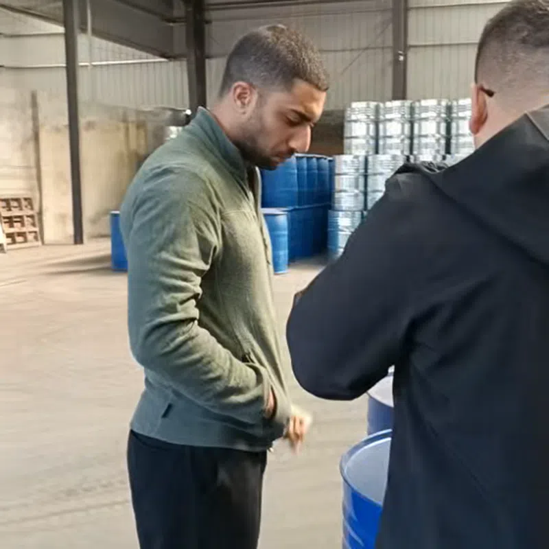 Cliente libanês elogia a DEVAN CHEMICAL pelo seu suporte responsivo 24/7 e serviço profissional.